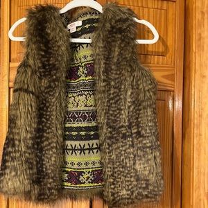 Faux fir vest. Size Xs.